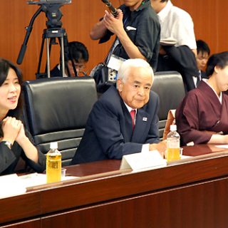 発言する民間の観光関係者