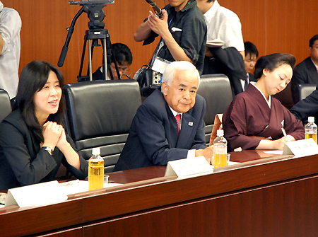 発言する民間の観光関係者