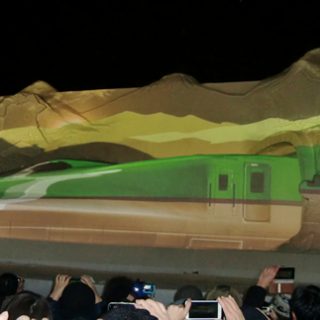 さっぽろ雪まつり 雪像に北海道新幹線