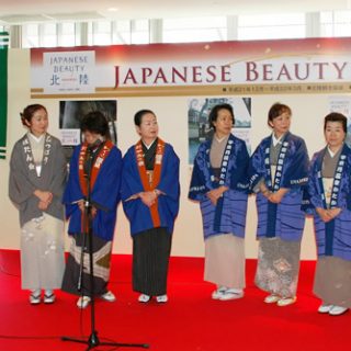 北陸観光協会 京都駅で冬の魅力をアピール