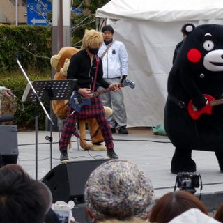来場者を楽しませたくまモンバンド