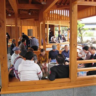 新潟 月岡温泉に初の足湯オープン 新潟 月岡温泉に初の足湯オープン