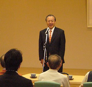 愛真館の菊池社長があいさつ