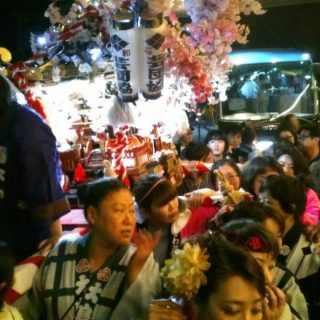 オマツリジャパンの毎週祭日 5 満開の桜と艶やかな神輿体験 お祭りエッセイスト 大塚史織