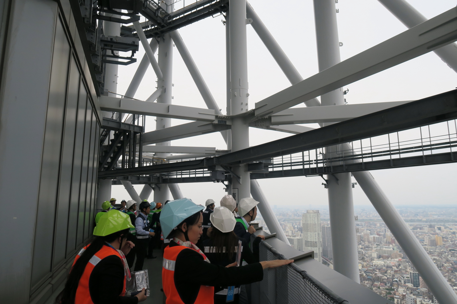 東京スカイツリー 高さ155ｍ地点の屋外テラスツアー開始 観光経済新聞