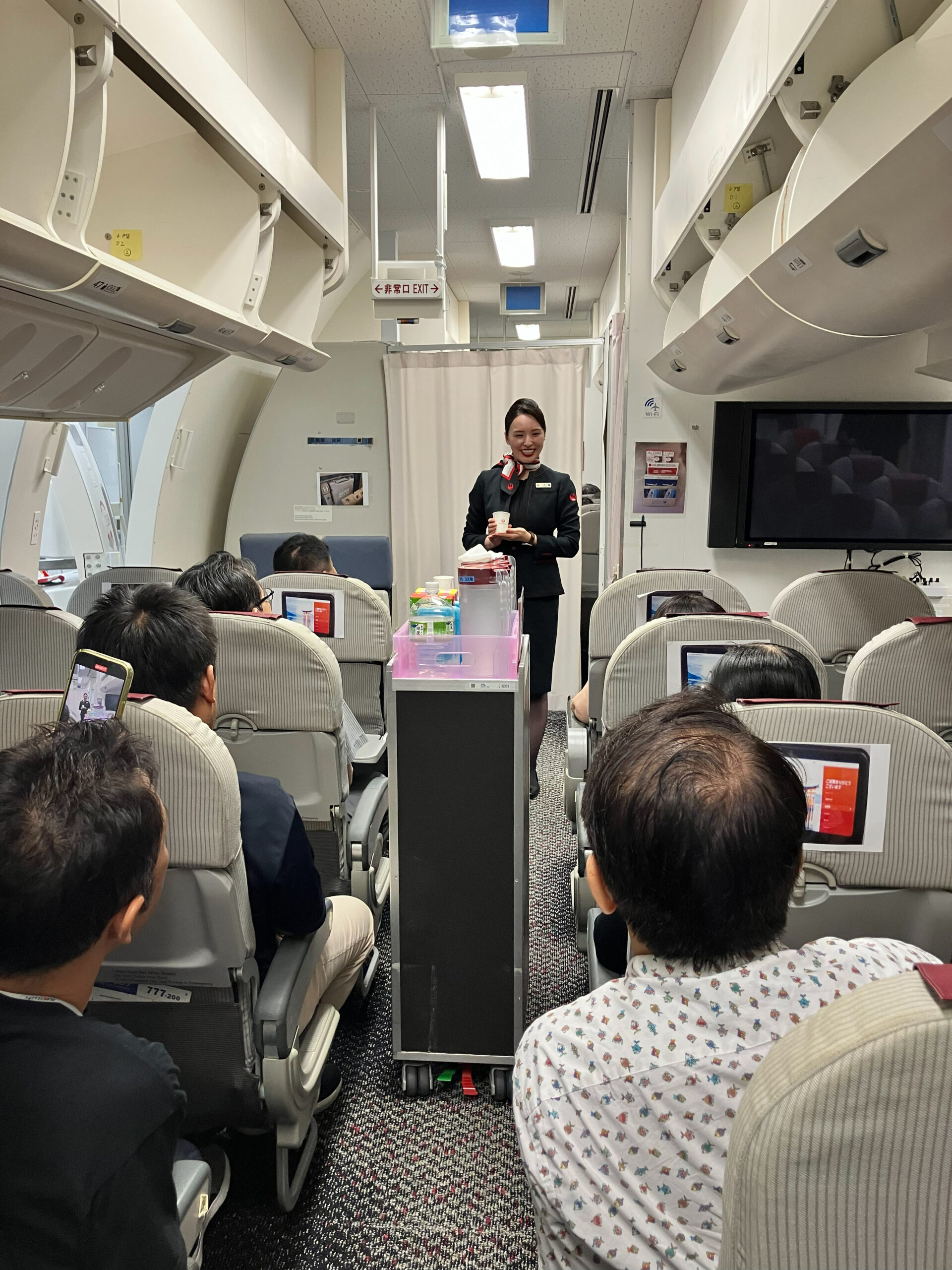 ドリンクサービス体験の様子