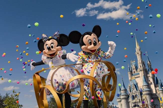 米国のディズニーリゾート 90回目の誕生日を迎えたミッキーマウスとミニーマウスの期間限定イベント開催