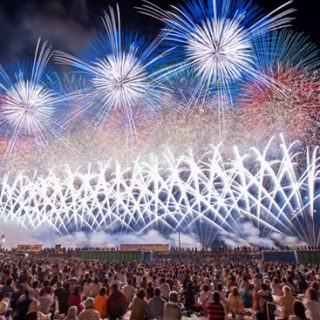 阪急交通社 全国の花火大会申込者数ベスト10 1位大曲花火大会 2位 ハウステンボス花火大会 3位 長岡花火大会 阪急交通社 全国の花火大会申込者数ベスト10 1位大曲花火大会 2位 ハウステンボス花火大会 3位 長岡花火大会